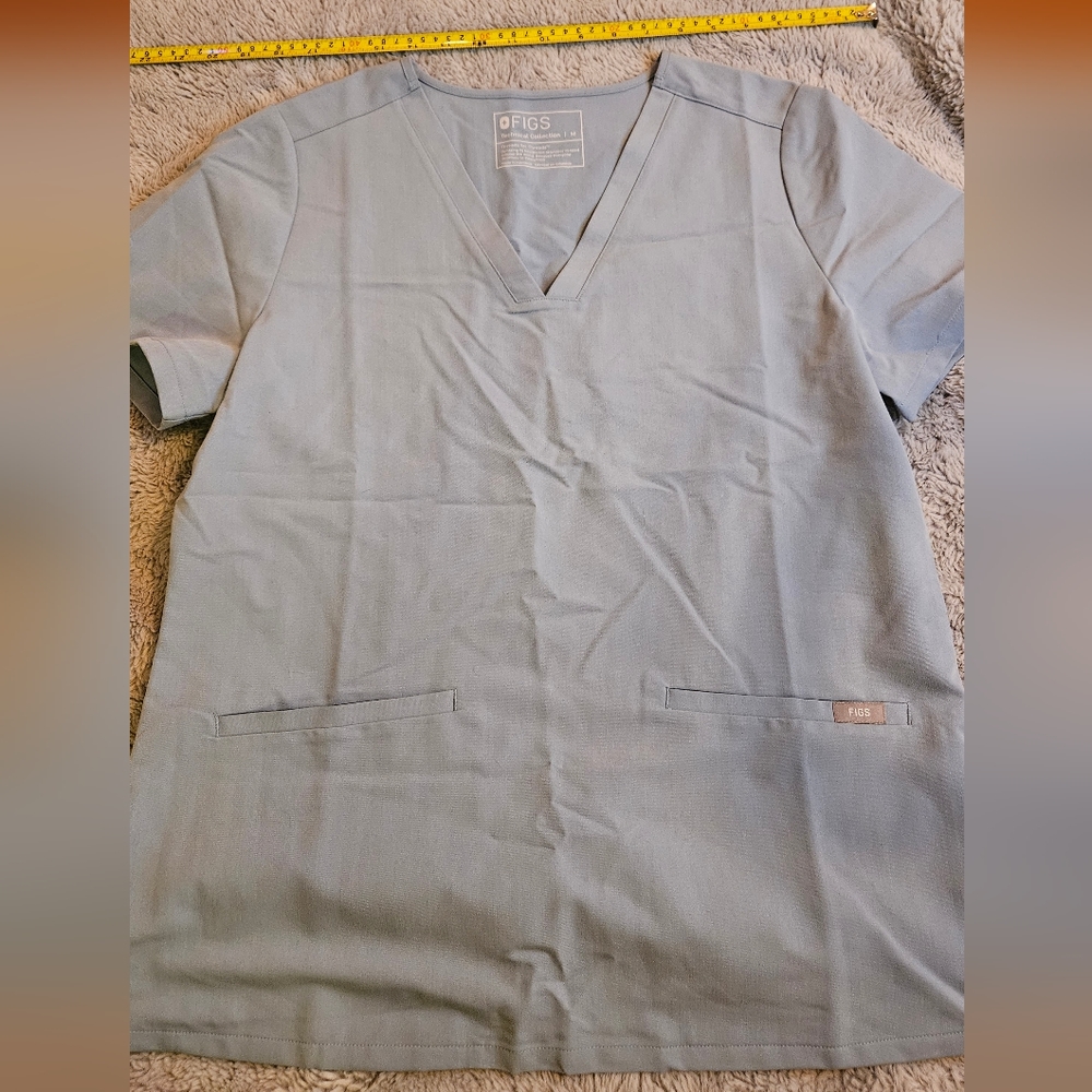 Figs scrub top shirt short sleeve three pocket casma size medium dusty blue